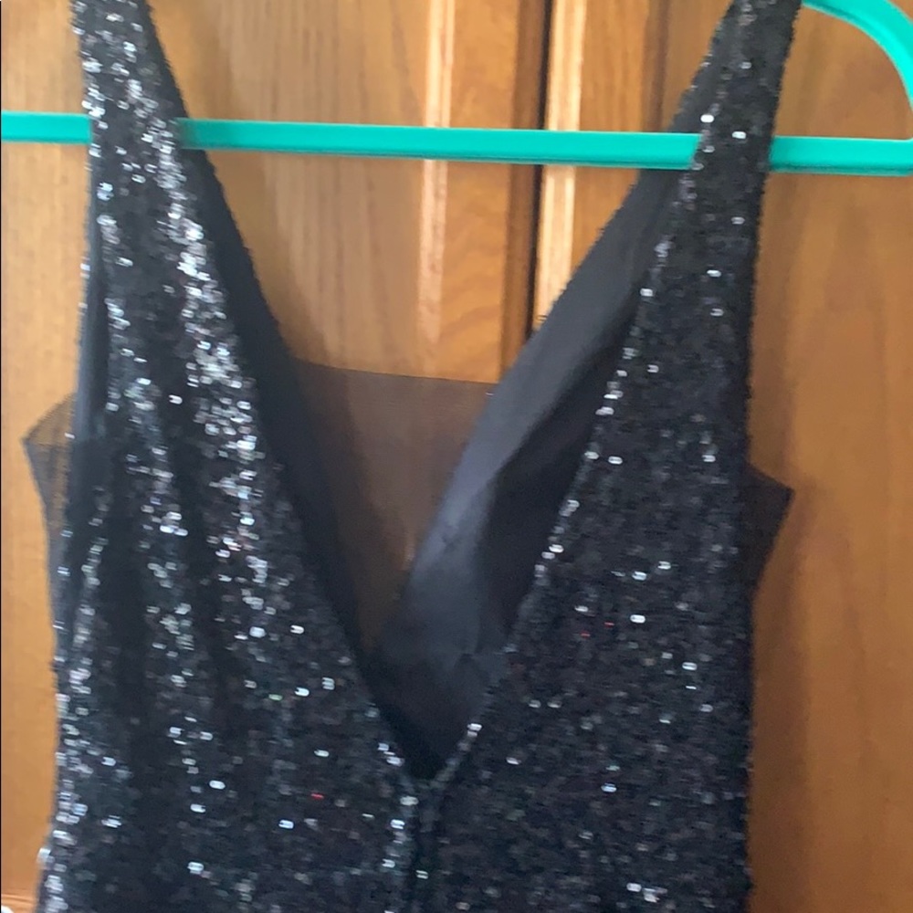 Sparkling DRESS🚨📸🧨🎁🎊🎉🎈 - Picture 3 of 7
